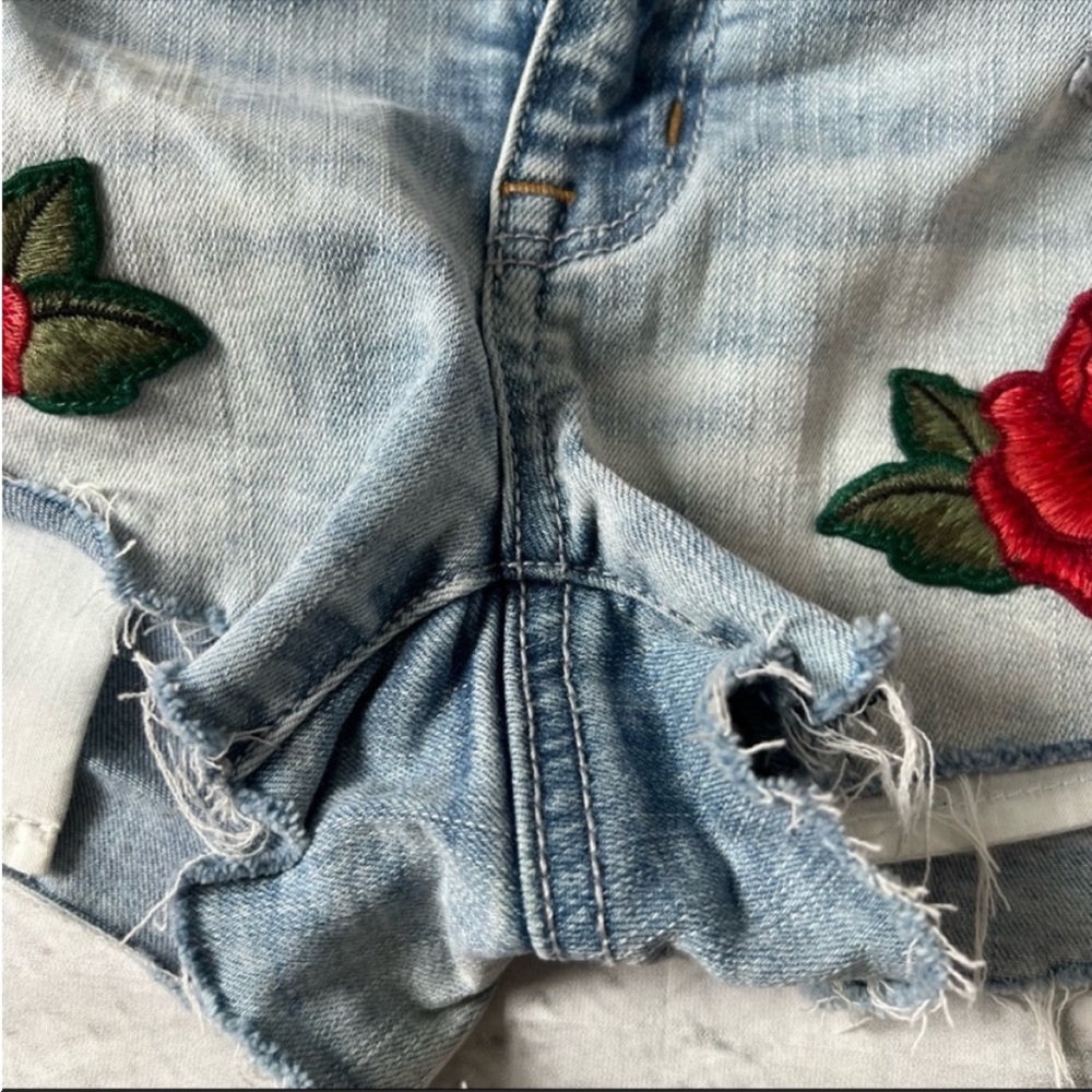 American Eagle Hi Rise Embroidered Jean Shorts - Picture 6 of 9